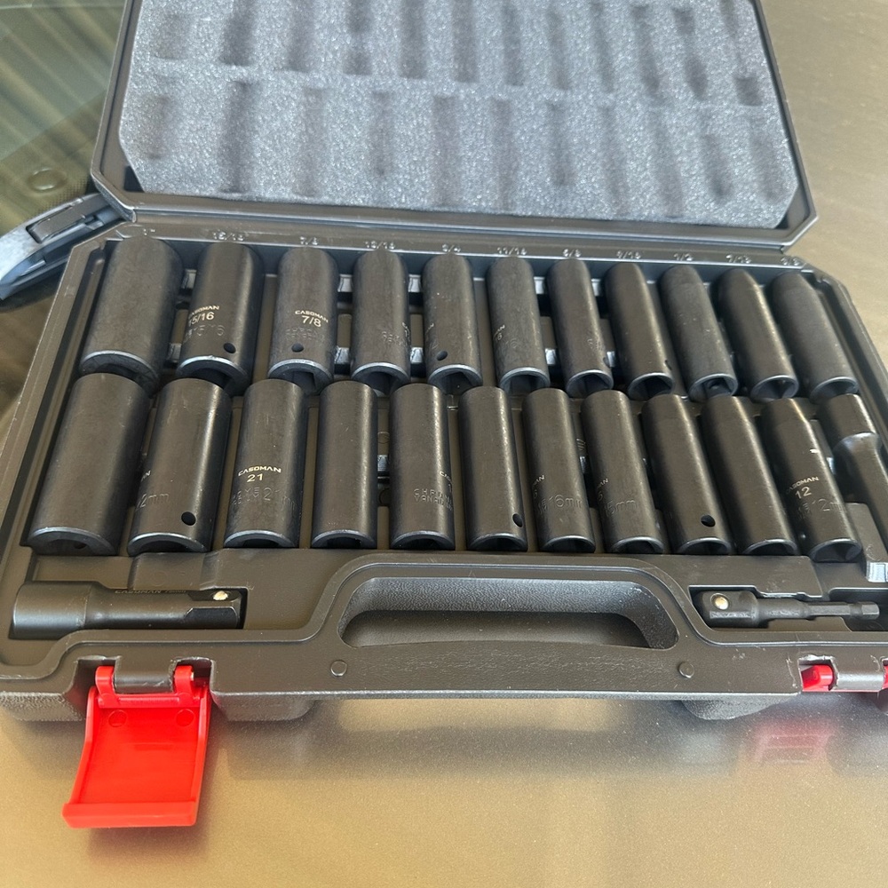 Black Socket Set in Case 25 pieces 1/2 inch driver
